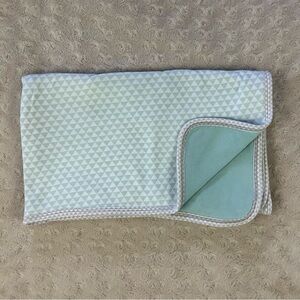 Skip Hop Triangle Print Baby Blanket Gray White Blue Reversible Cotton Lovey